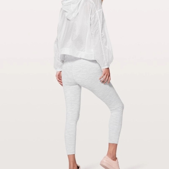 Lululemon Find Your Flock Jacket SZ 6 white drawstring Athleisure Workout - Picture 3 of 14